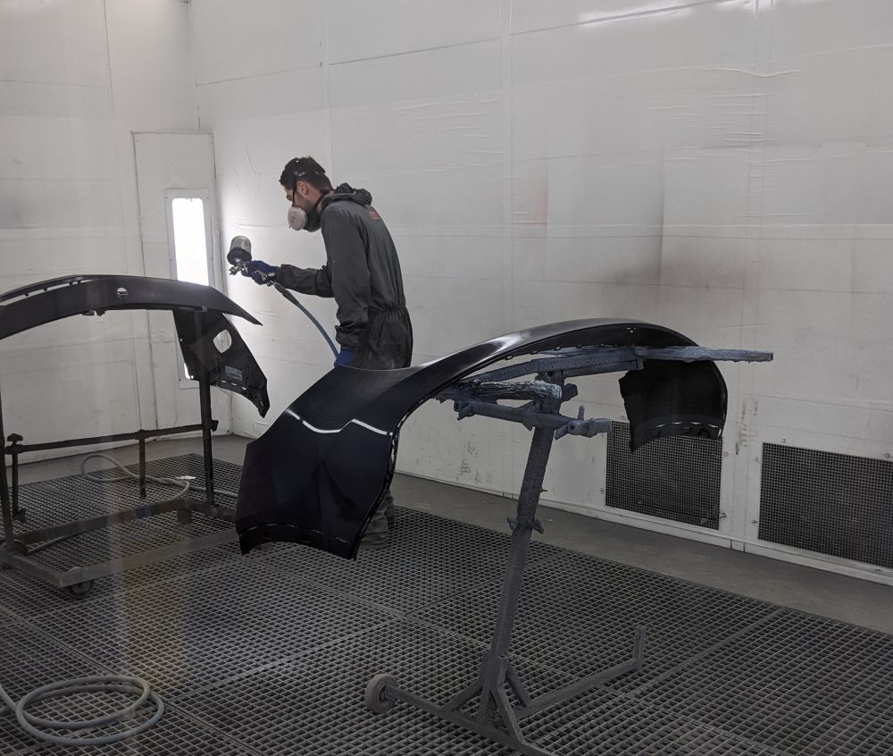 Mise en peinture d'une carrosserie de voiture à Rennes Mise en peinture d'une carrosserie de voiture à Rennes