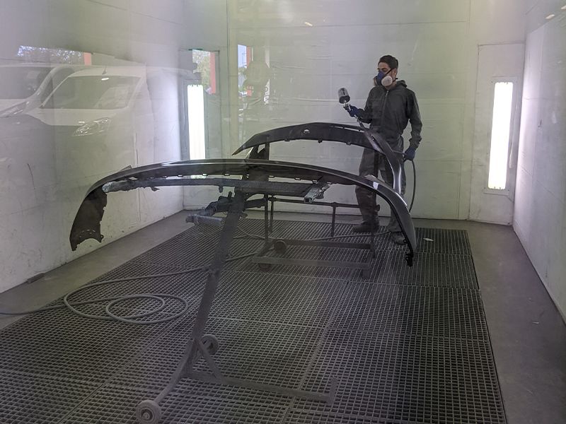 Travaux de peinture tout véhicule à Rennes chez AVM Autos Travaux de peinture tout véhicule à Rennes chez AVM Autos